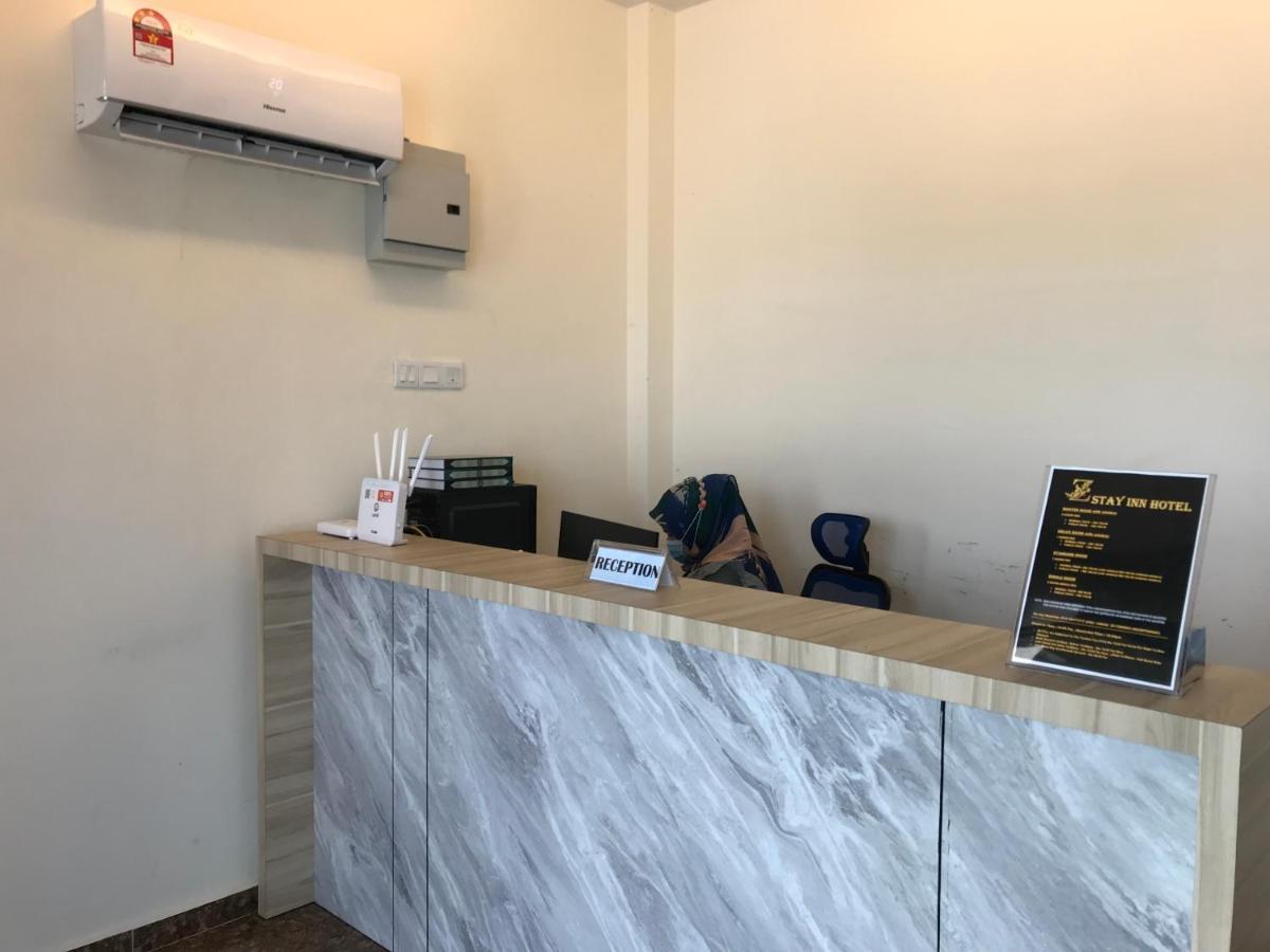Oyo 90506 Z Stay Inn Hotel Simpang Renggam Экстерьер фото