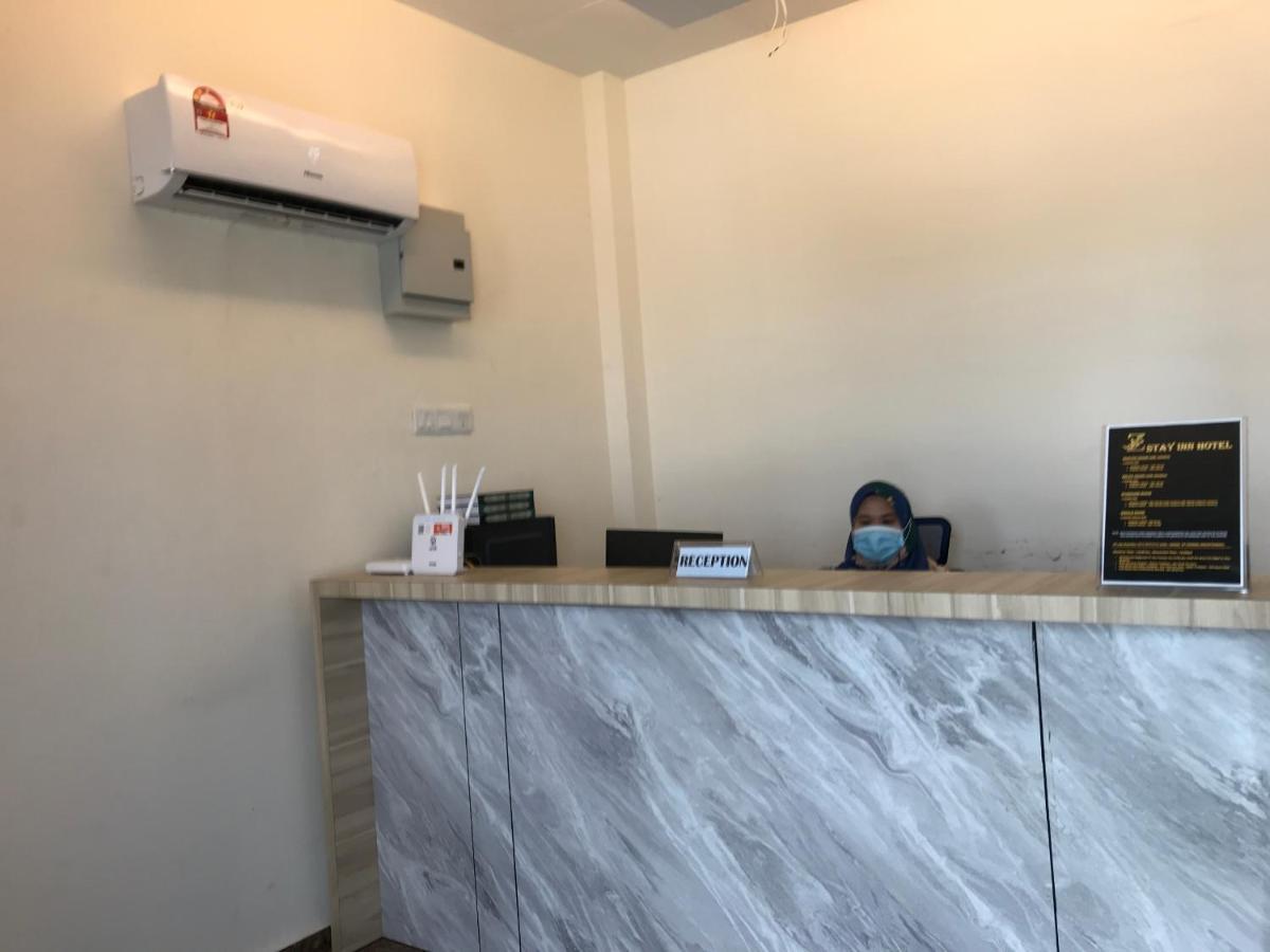 Oyo 90506 Z Stay Inn Hotel Simpang Renggam Экстерьер фото