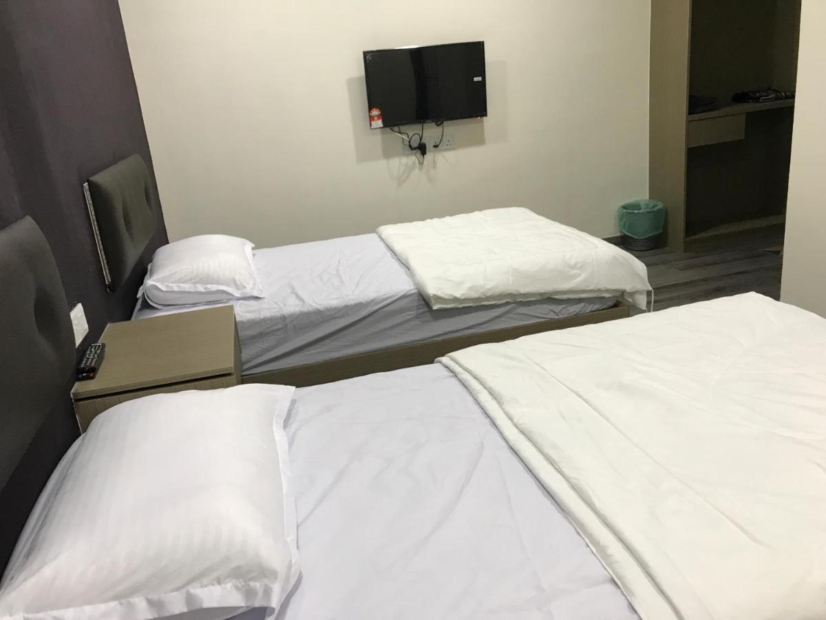 Oyo 90506 Z Stay Inn Hotel Simpang Renggam Экстерьер фото