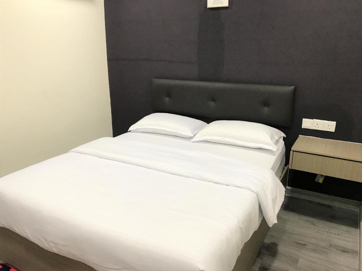 Oyo 90506 Z Stay Inn Hotel Simpang Renggam Экстерьер фото