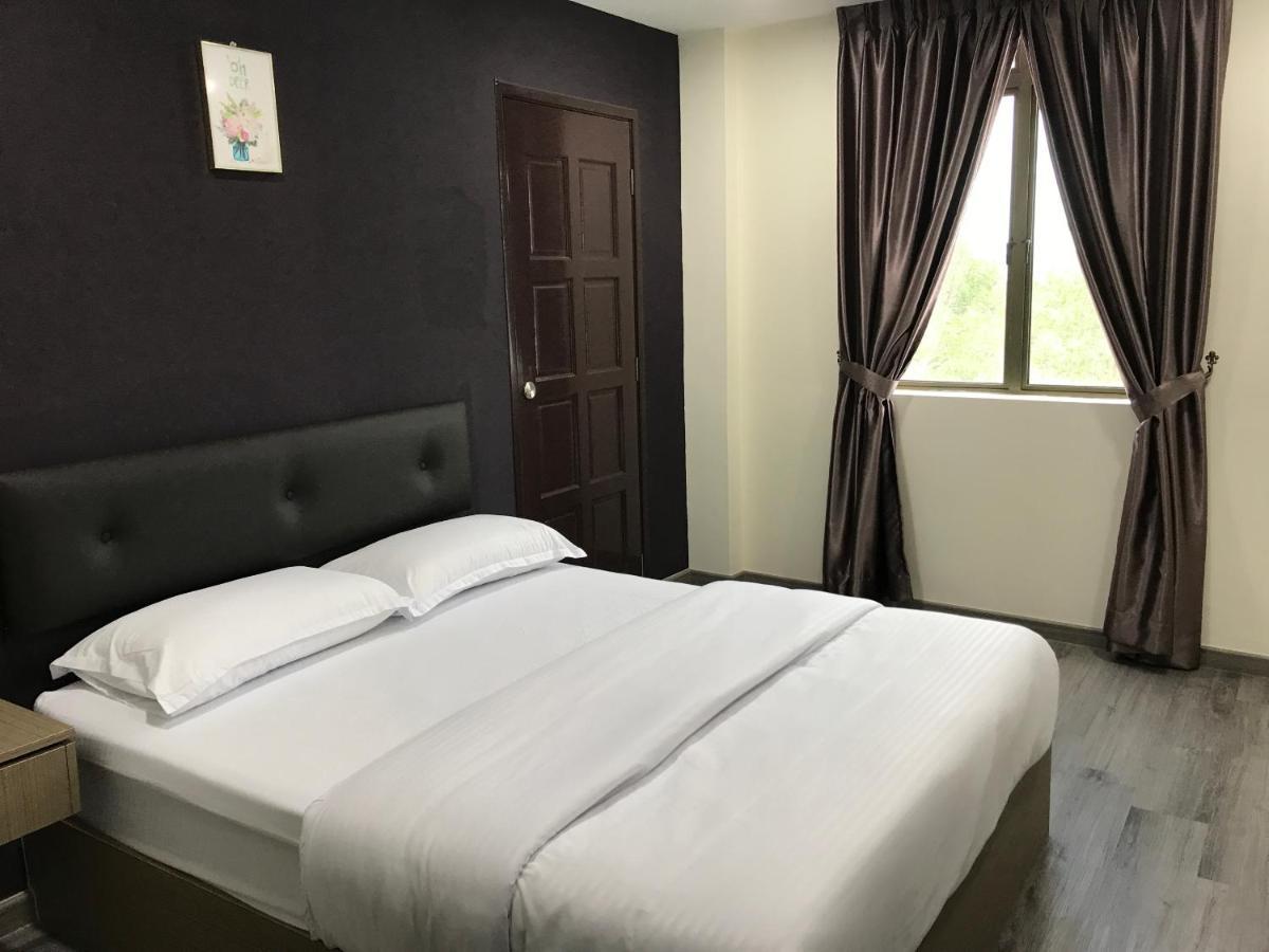 Oyo 90506 Z Stay Inn Hotel Simpang Renggam Экстерьер фото